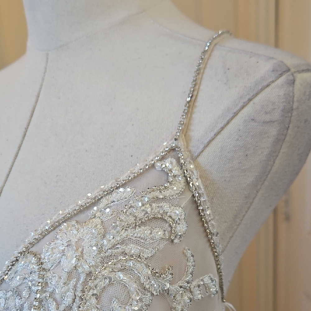 Galina Signature Elegant Beaded Plunging V  Wedding Dress Size 16W NWT - Picture 9 of 14